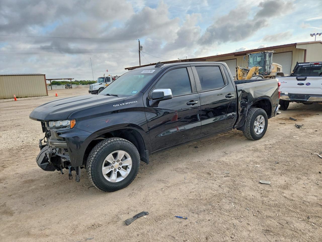 2019 CHEVROLET SILVERADO LT — Front 3/4
