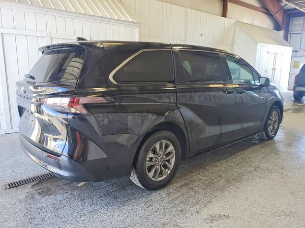 2025 TOYOTA SIENNA LE — PSRA