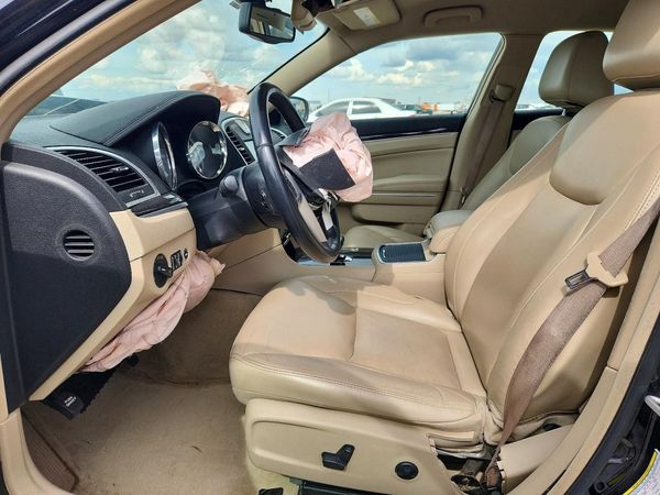 2013 CHRYSLER 300 Base — DENT