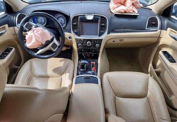 2013 CHRYSLER 300 Base — CKPT