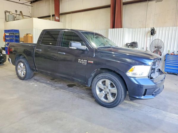 2019 RAM 1500 CLASSIC SLT — Passenger 3/4