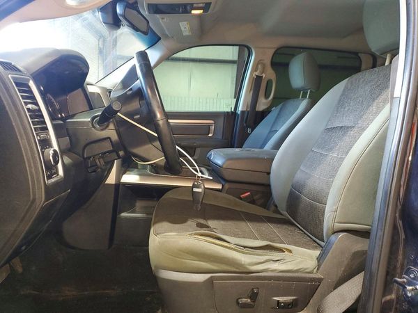 2019 RAM 1500 CLASSIC SLT — DENT