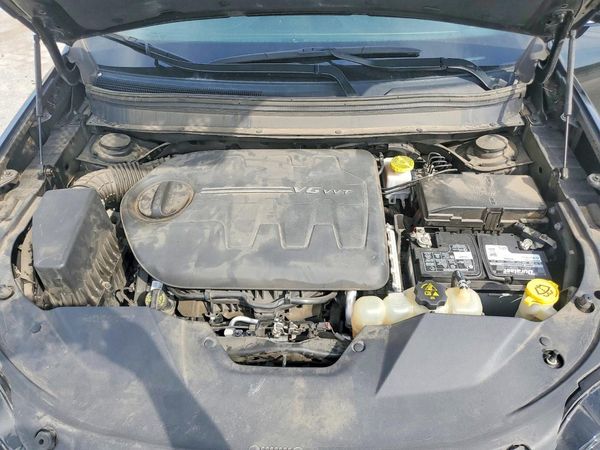 2020 JEEP CHEROKEE Latitude Plus — Engine bay