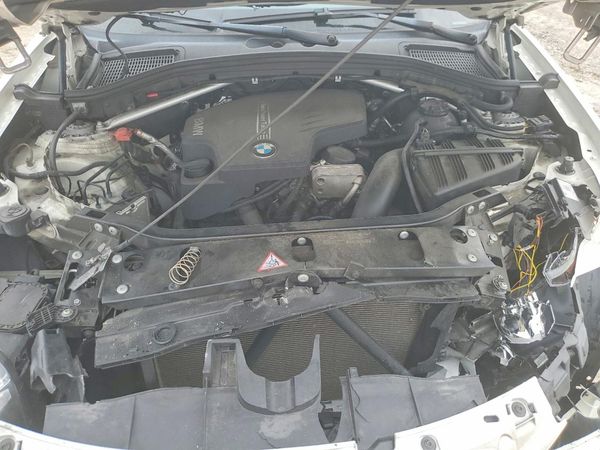 2014 BMW X3 xDrive28i — Engine bay
