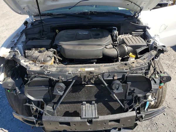 2017 DODGE DURANGO Citadel — Engine bay