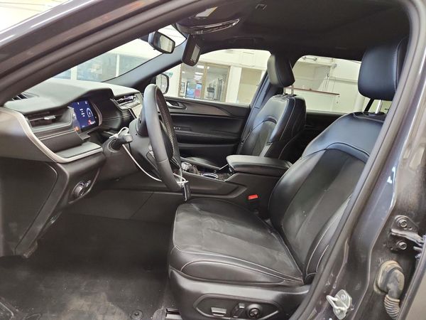 2023 JEEP GRAND CHEROKEE Laredo, Altitude — DENT