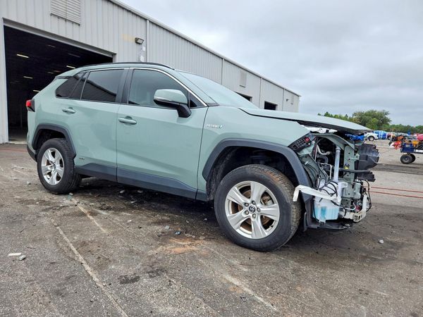2021 TOYOTA RAV4 XLE HV — Passenger 3/4
