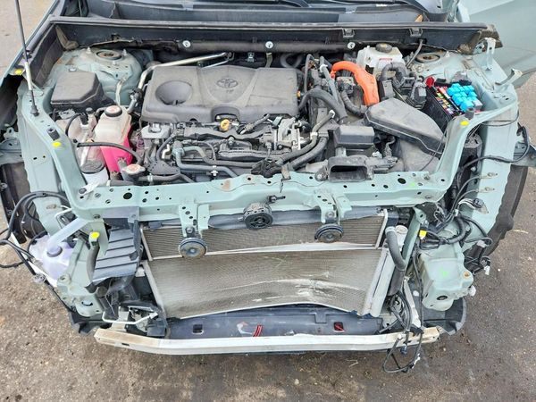 2021 TOYOTA RAV4 XLE HV — Engine bay