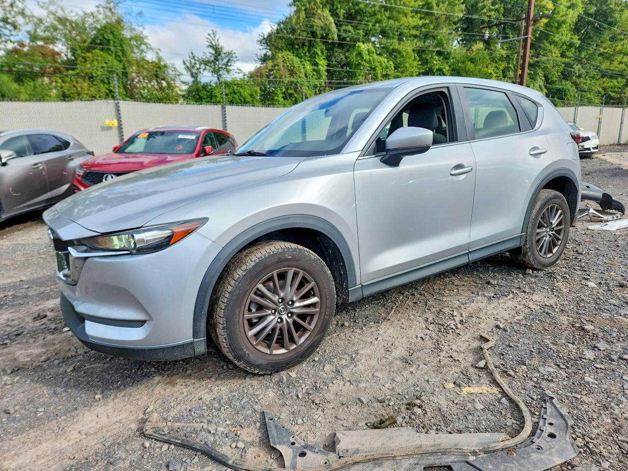 2019 MAZDA CX-5 Sport — Front 3/4