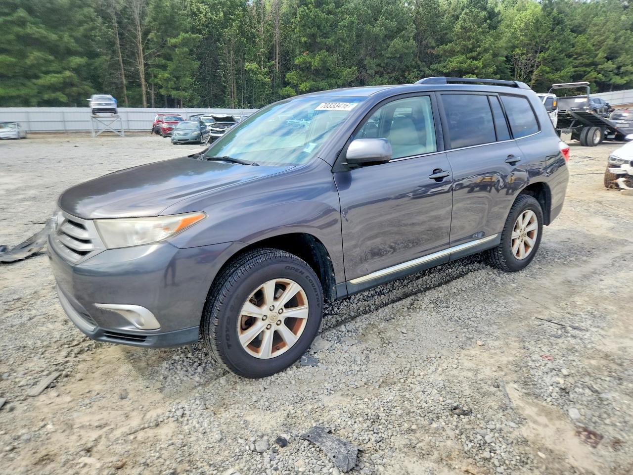 2013 TOYOTA HIGHLANDER Base/Hybrid — Front 3/4