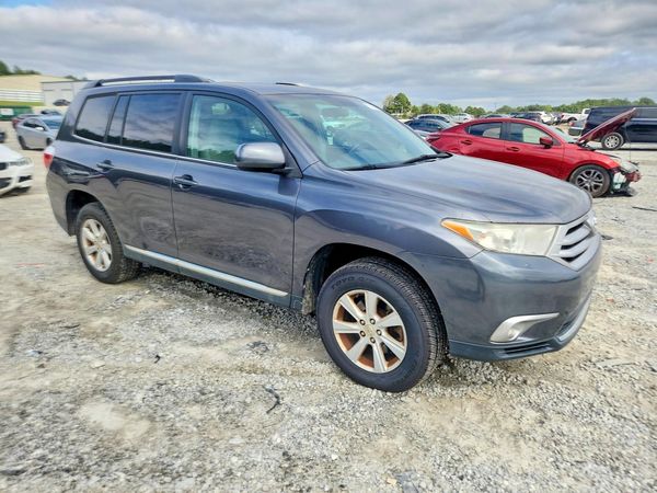 2013 TOYOTA HIGHLANDER Base/Hybrid — Passenger 3/4
