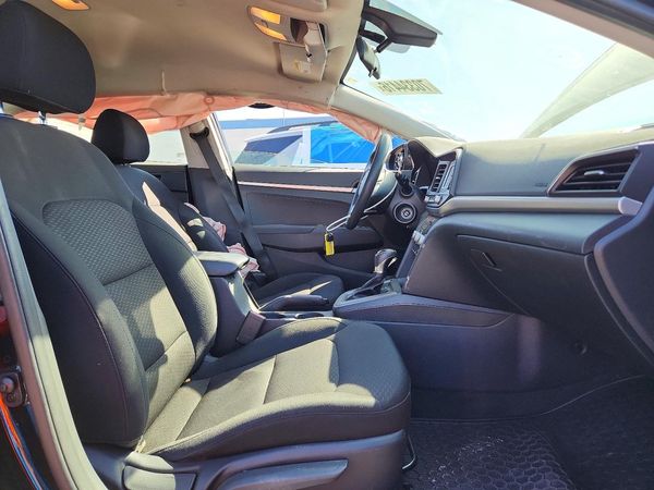 2020 HYUNDAI ELANTRA SE — DENT