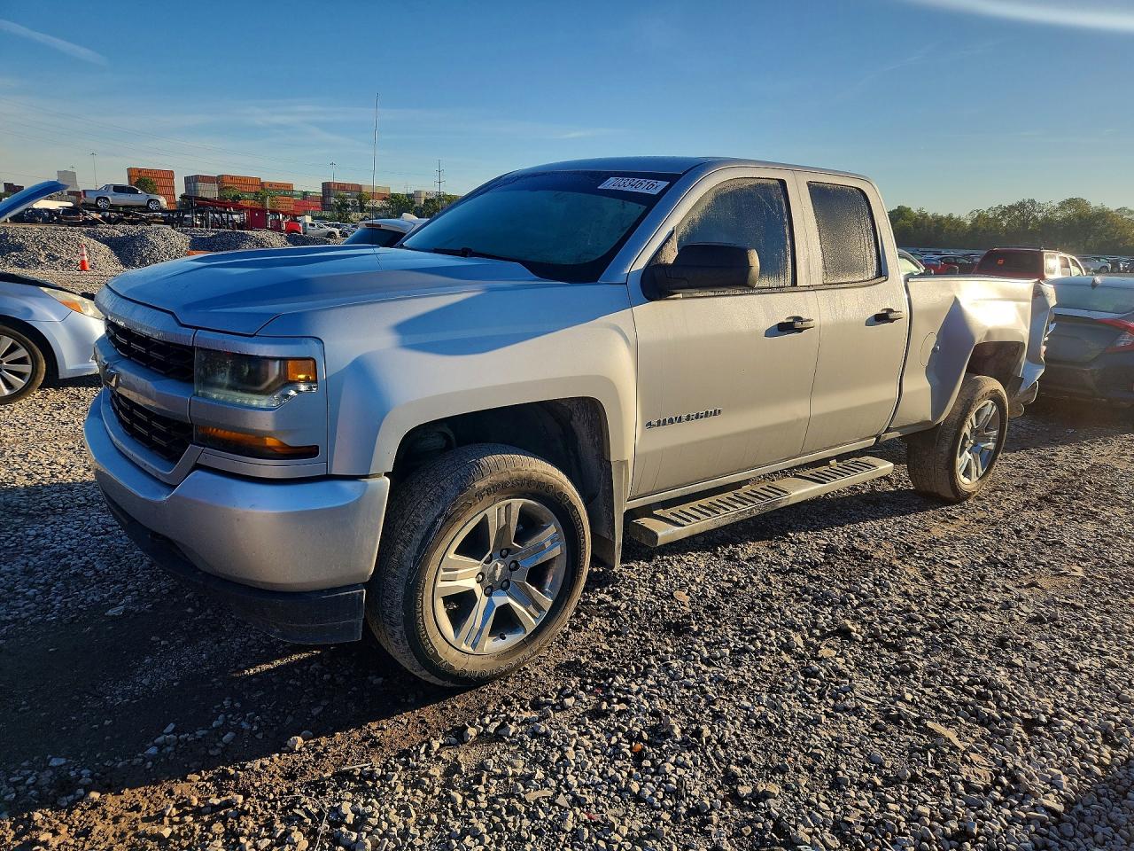 2017 CHEVROLET SILVERADO Custom — Front 3/4