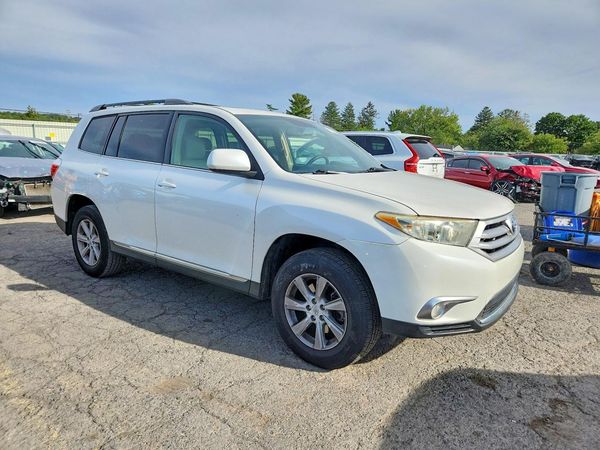 2012 TOYOTA HIGHLANDER Base/Hybrid — Passenger 3/4