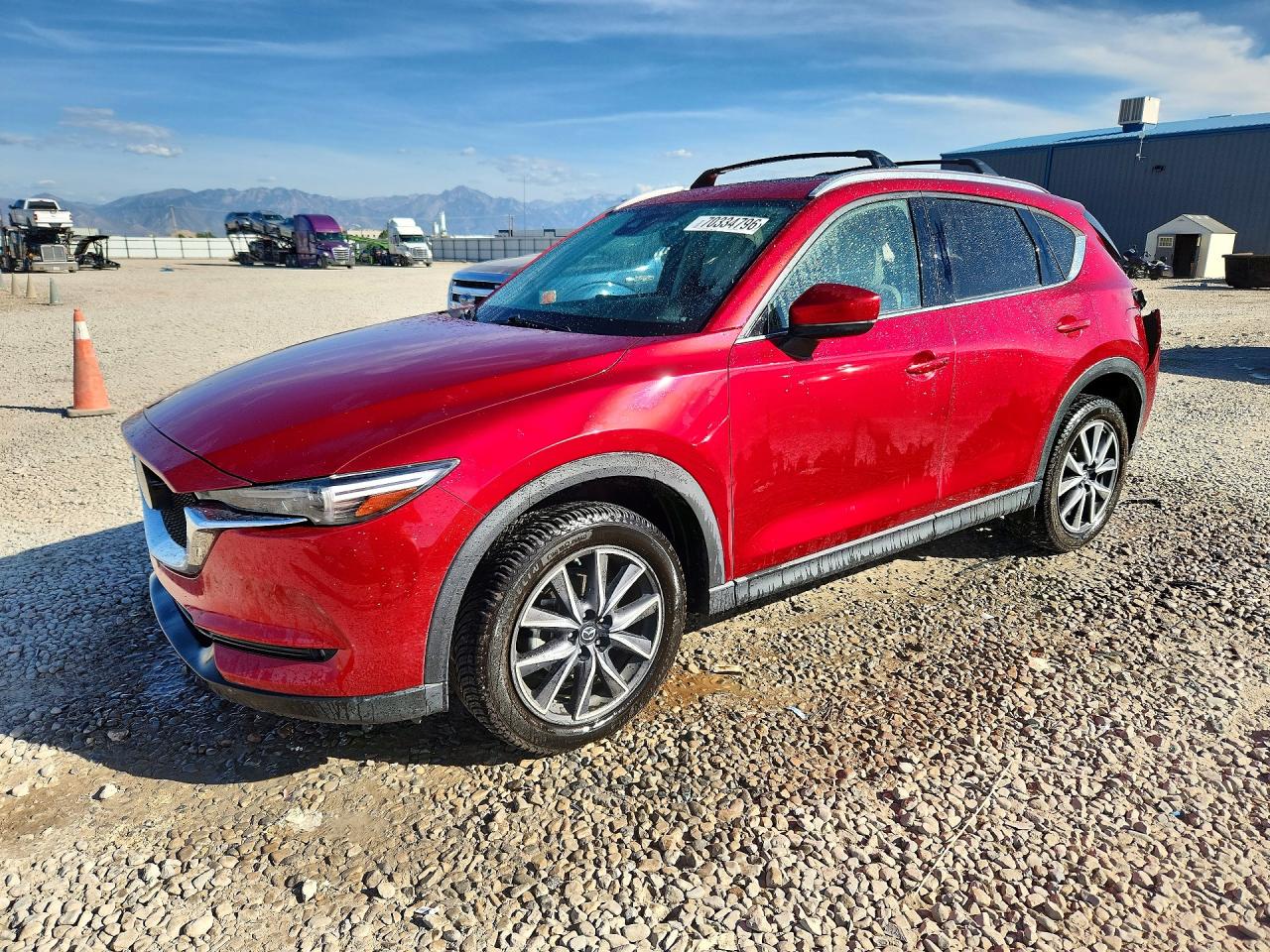 2017 MAZDA CX-5 Grand Touring — Front 3/4