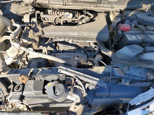 2020 NISSAN ROGUE — Engine bay