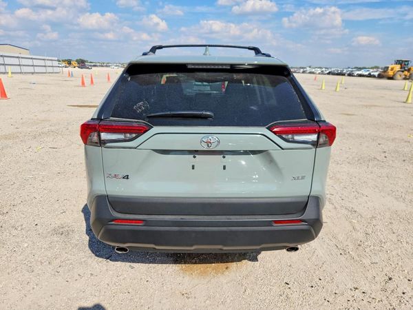 2023 TOYOTA RAV4 XLE Premium — DIRR