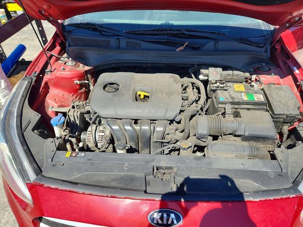 2019 KIA FORTE S/GT Line — Engine bay