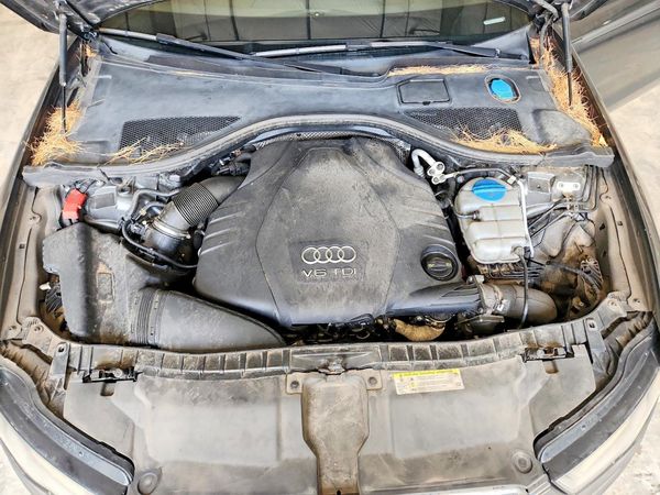 2014 AUDI A6 quattro Prestige — Engine bay