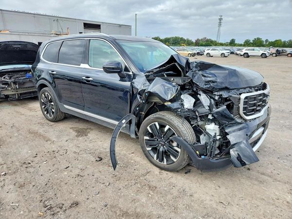 2023 KIA TELLURIDE — Passenger 3/4