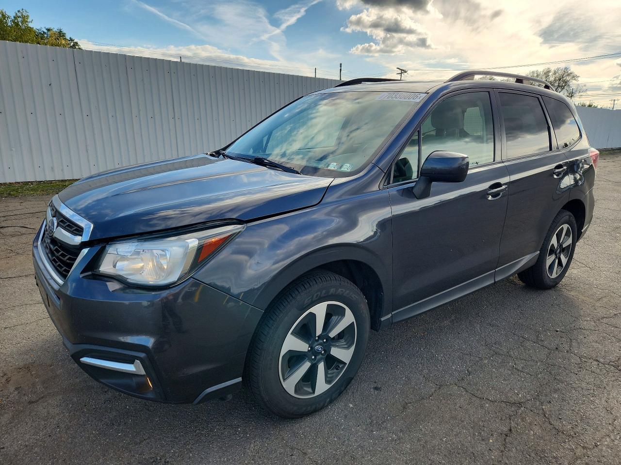 2018 SUBARU FORESTER Premium+ES — Front 3/4