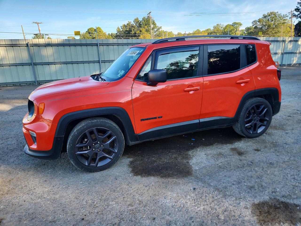 2021 JEEP RENEGADE Latitude — Front 3/4