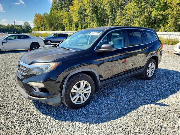 2016 HONDA PILOT LX — Front 3/4