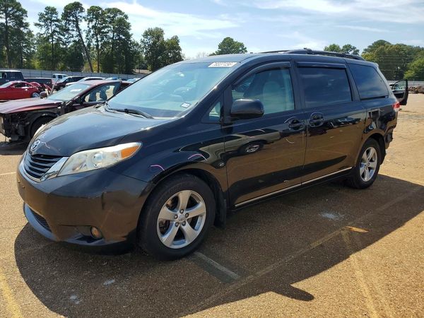 2012 TOYOTA SIENNA — DSFA — Front 3/4