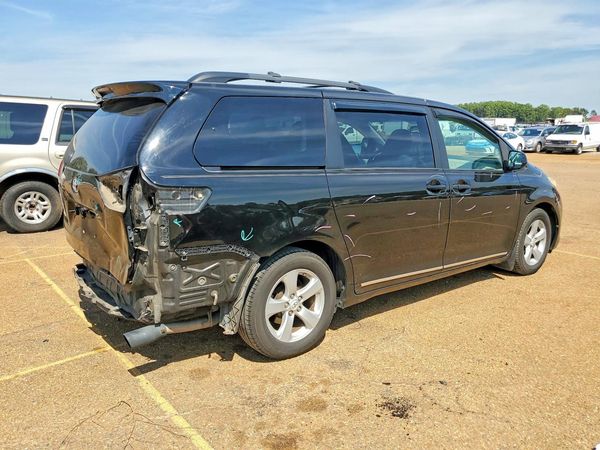 2012 TOYOTA SIENNA — PSRA