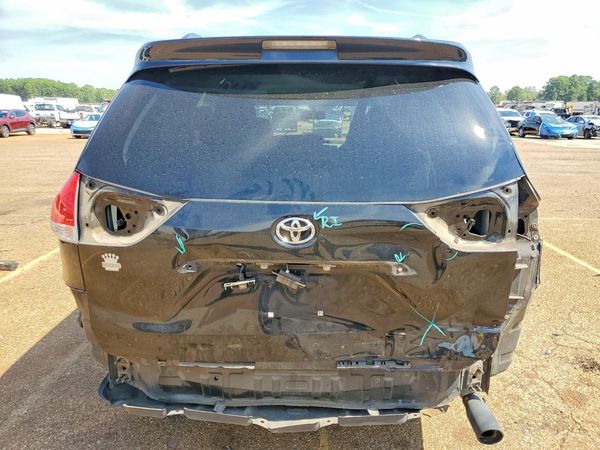 2012 TOYOTA SIENNA — DIRR