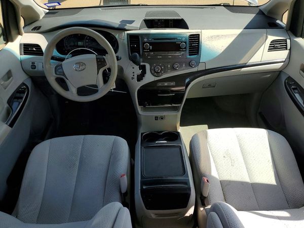 2012 TOYOTA SIENNA — CKPT