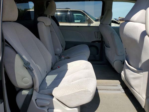 2012 TOYOTA SIENNA — PSRS