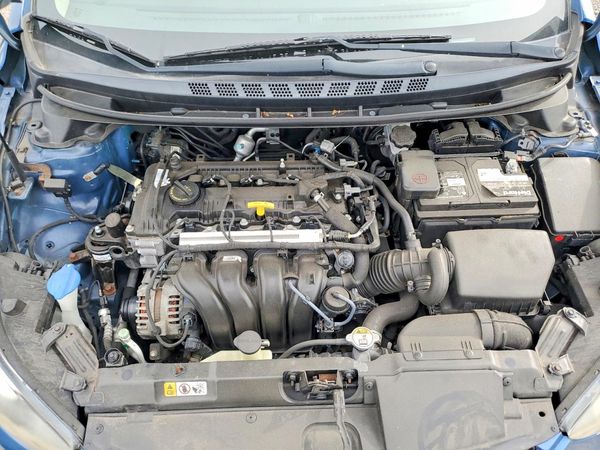 2015 HYUNDAI ELANTRA GLS(Middle) — Engine bay