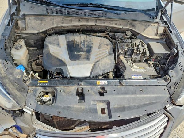 2017 HYUNDAI SANTA FE TOP — Engine bay