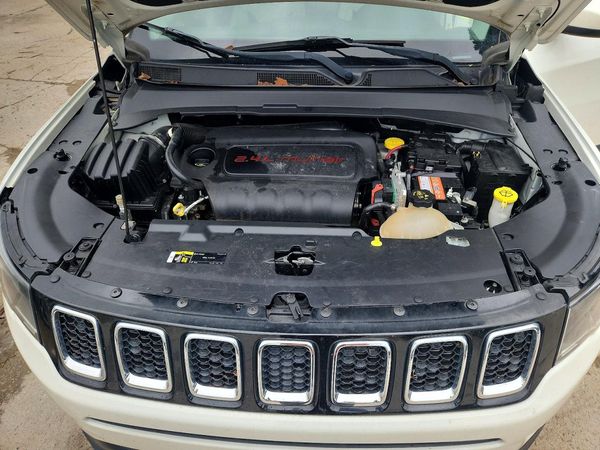 2018 JEEP COMPASS — Engine bay