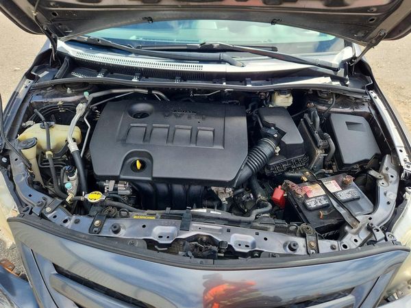 2013 TOYOTA COROLLA — Engine bay