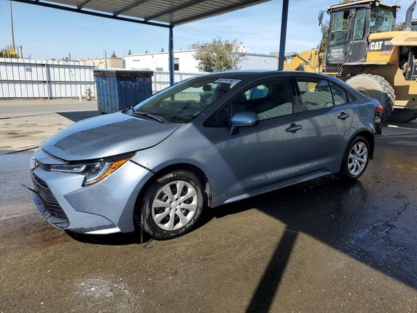 2026 TOYOTA COROLLA LE — Front 3/4
