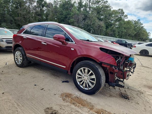 2017 CADILLAC XT5 Luxury — Passenger 3/4