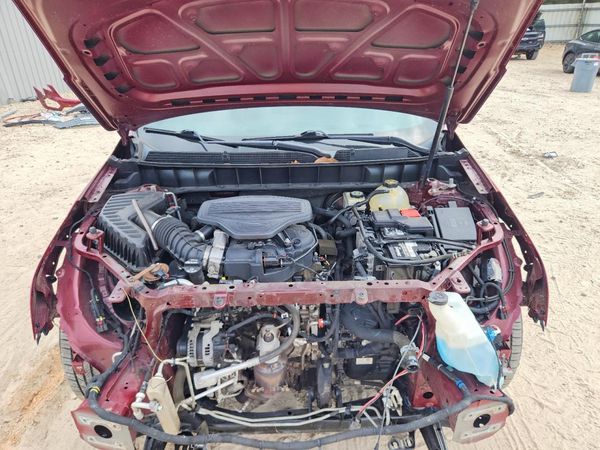 2017 CADILLAC XT5 Luxury — Engine bay