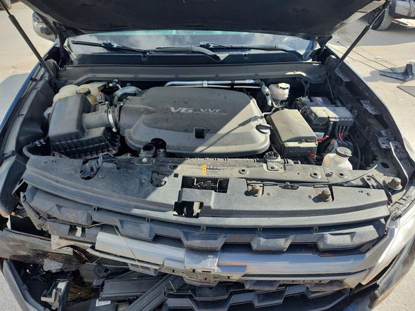 2022 CHEVROLET COLORADO Z71 — Engine bay