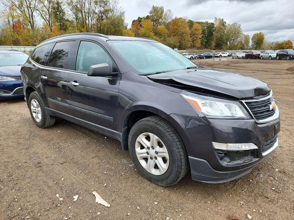2017 CHEVROLET TRAVERSE LS — Passenger 3/4