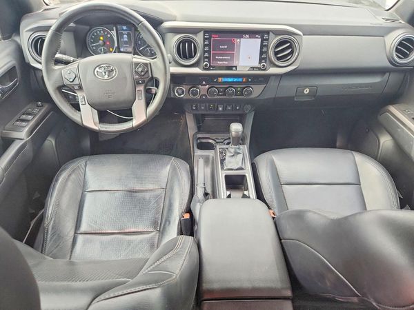 2022 TOYOTA TACOMA SR5 — CKPT