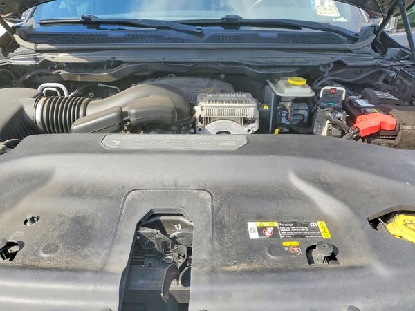2022 JEEP WAGONEER Series II — Engine bay