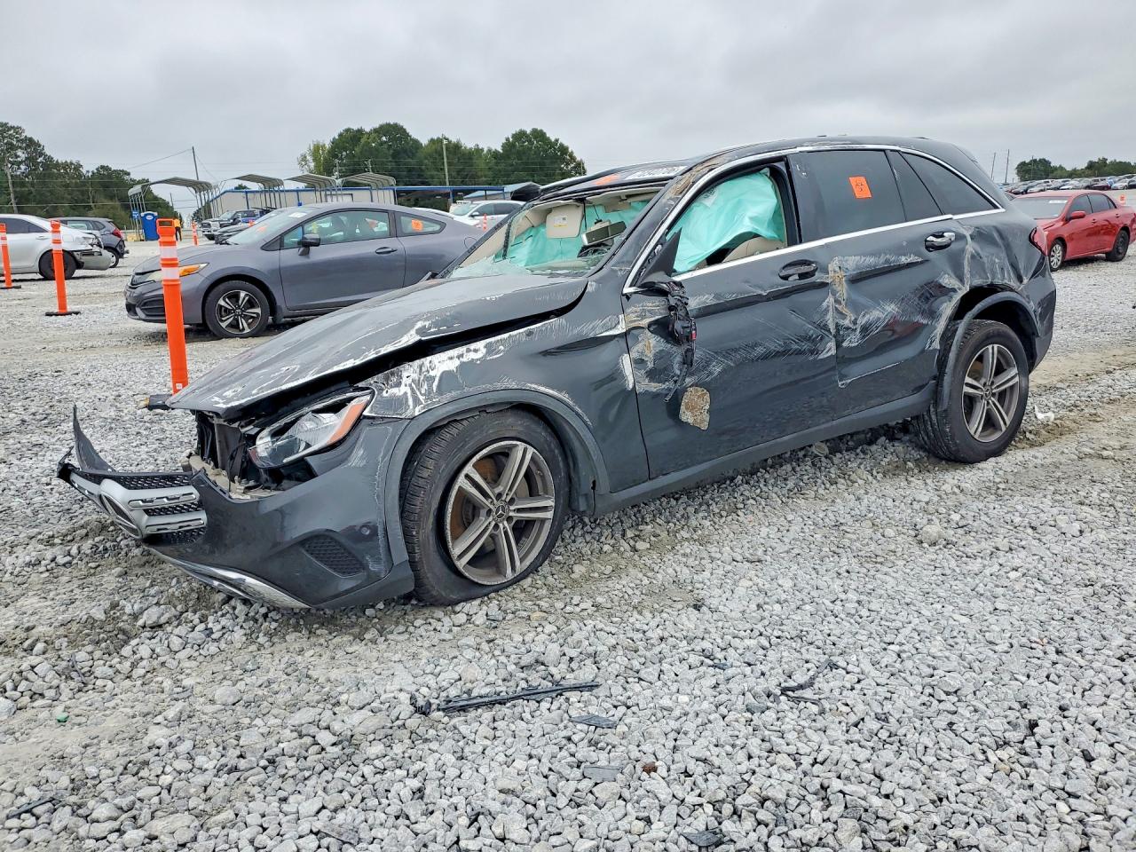 2020 MERCEDES-BENZ GLC-CLASS GLC300 — Front 3/4