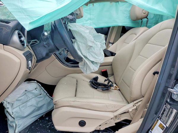 2020 MERCEDES-BENZ GLC-CLASS GLC300 — DENT