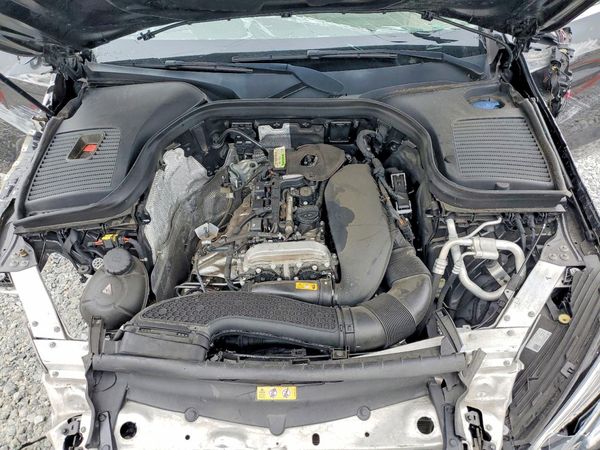 2020 MERCEDES-BENZ GLC-CLASS GLC300 — Engine bay