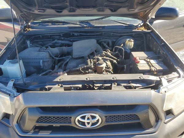 2015 TOYOTA TACOMA Delux Grade — Engine bay