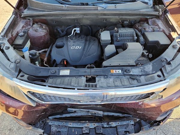 2013 KIA SORENTO Base / LX — Engine bay