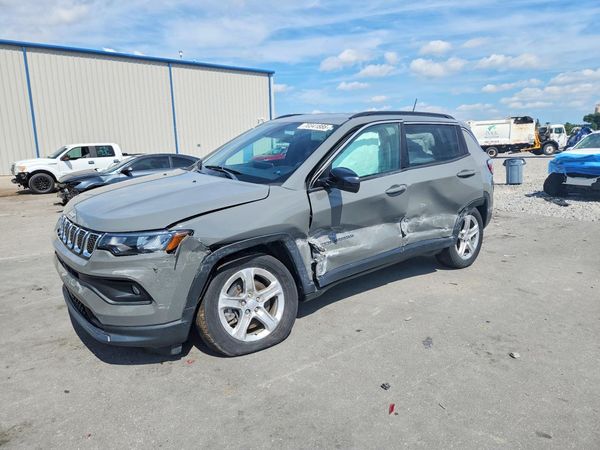 2023 JEEP COMPASS North, Latitude — Front 3/4