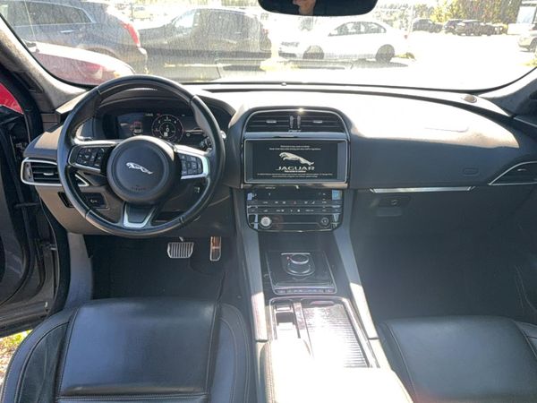 2019 JAGUAR F-PACE